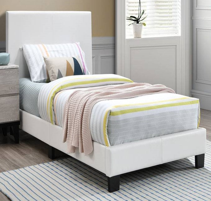 Lallie White Faux Leather Full Platform Bed