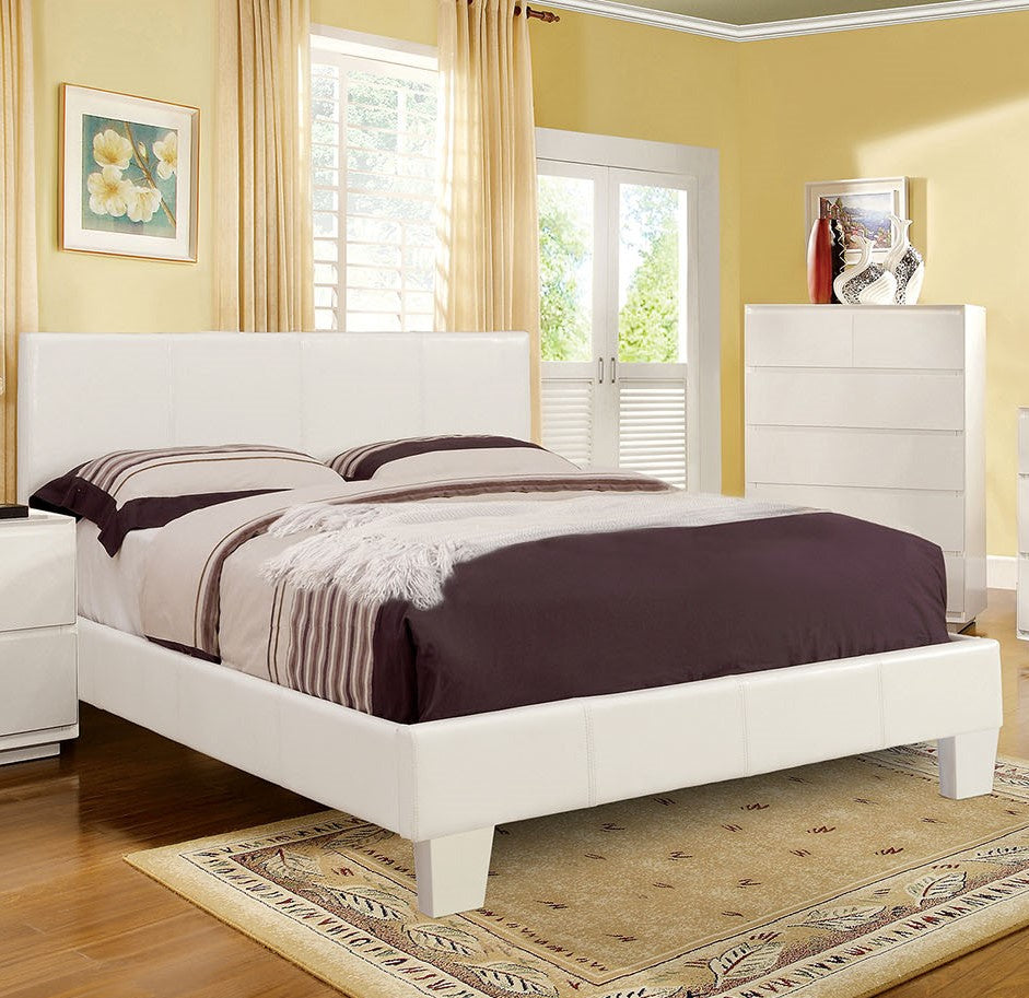 Winn Park White Cal King Bed (Oversized)