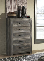 Wynnlow Gray Wood 5-Drawer Chest