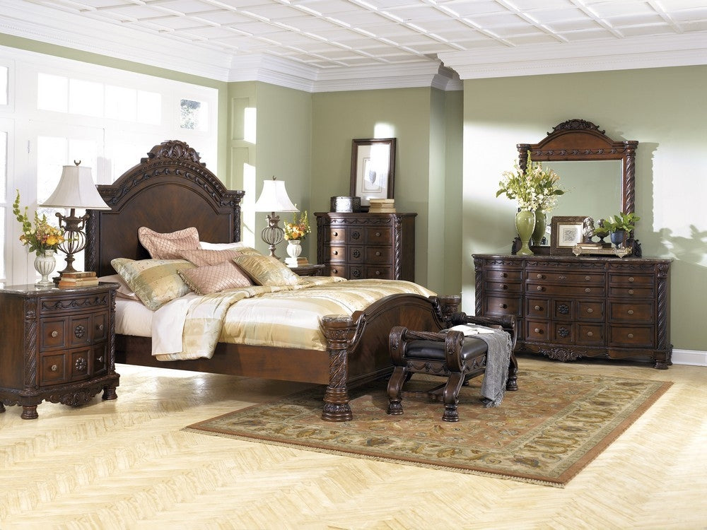 North Shore 7-Pc Dark Brown Wood Cal Poster Bedroom Set (Oversized)