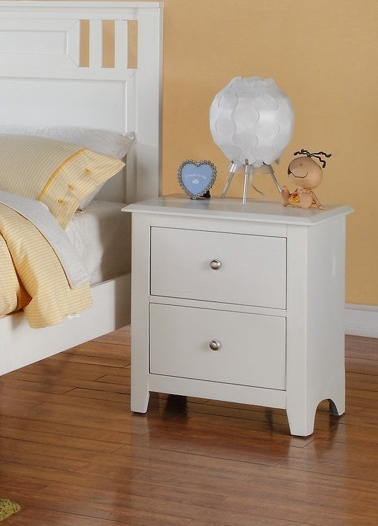 Rosario White Wood 2-Drawer Nightstand